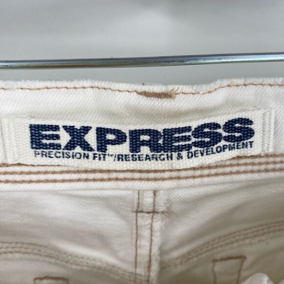 Express Juniors’ Low Rise Flared White Jeans size 3/4 - Picture 2 of 4